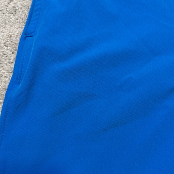 Nike Men's Vibrant Blue Flat Front Shorts - Picture 8 of 8
